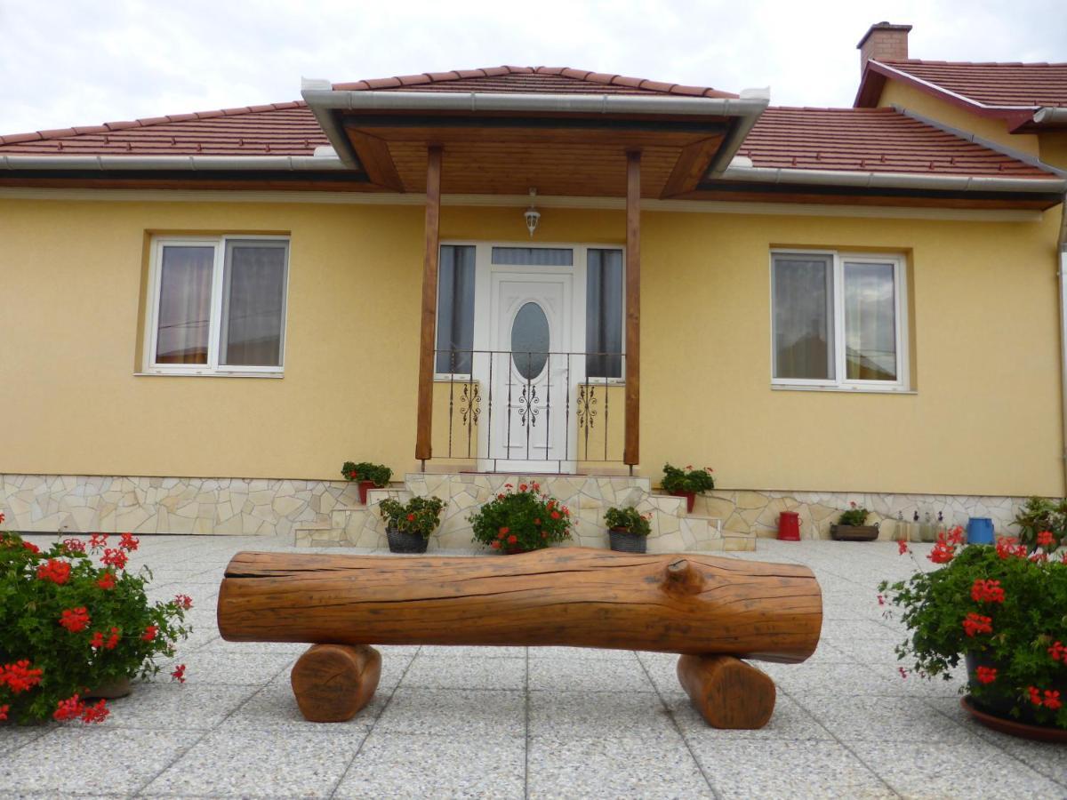 Napfény Apartman és Vendégház Egerszalók Exterior foto